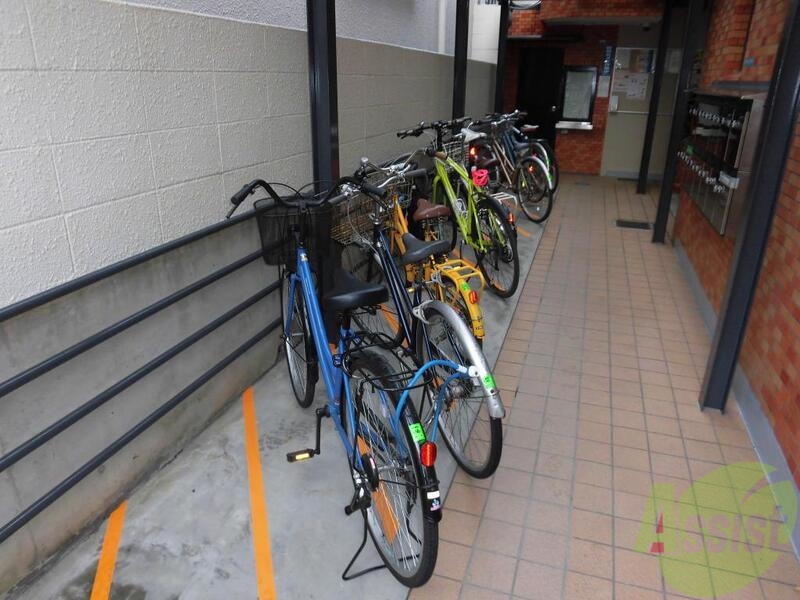 ロビー　駐輪スペースです。