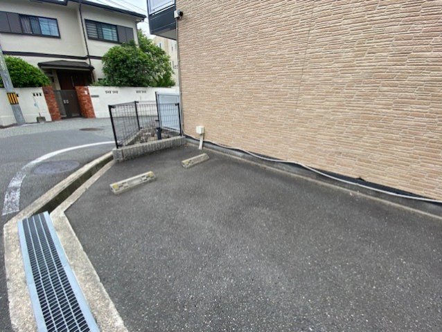 その他　机も付いてて便利です。