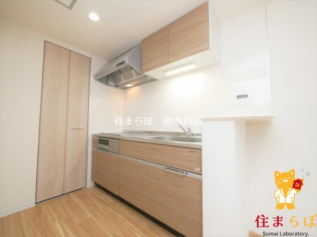 キッチン　「ただの部屋探しじゃない。“あなたの暮らし”探しです。」