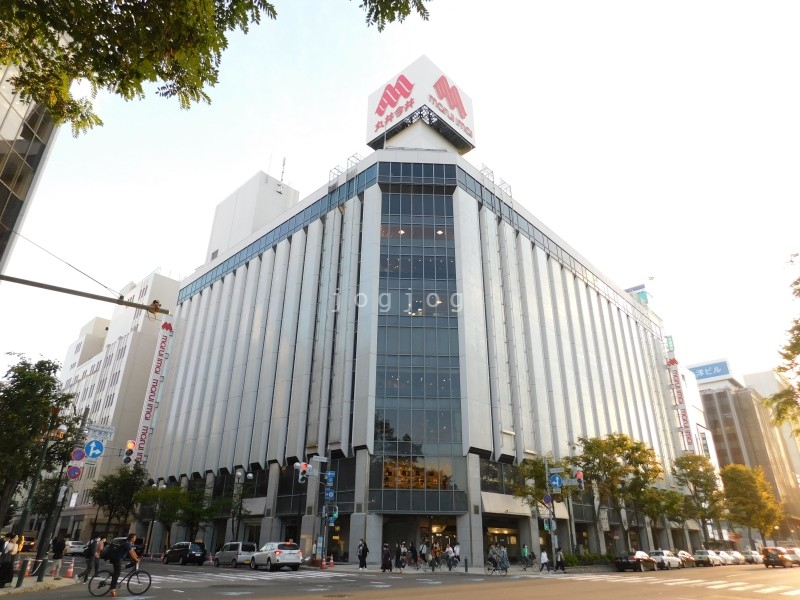 ショッピングセンター　丸井今井札幌本店（ショッピングセンター）まで493m