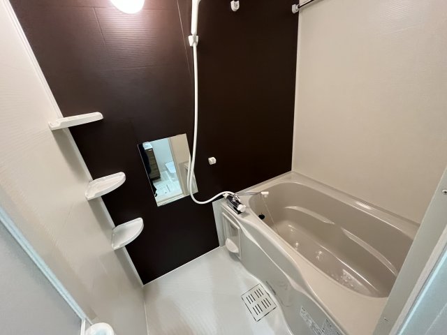 バス・シャワールーム　浴室乾燥機付きで便利です！