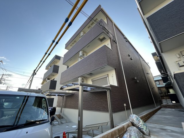 建物外観　安心のオートロック付き♪