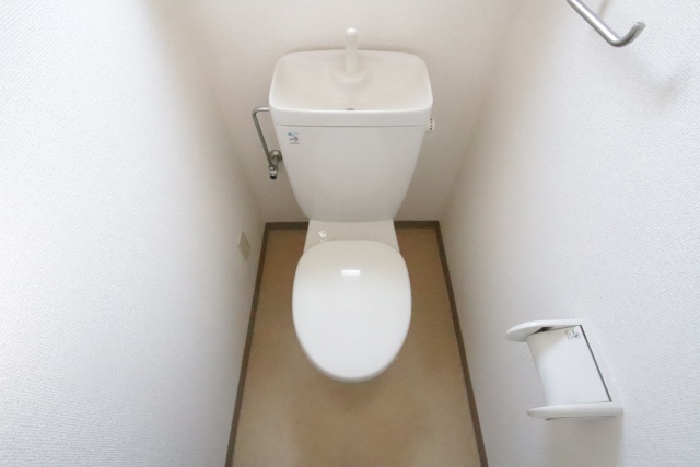 トイレ　※他のお部屋の参考写真です