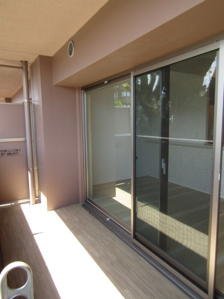 バルコニー　※写真は同タイプ別部屋のものになります。
