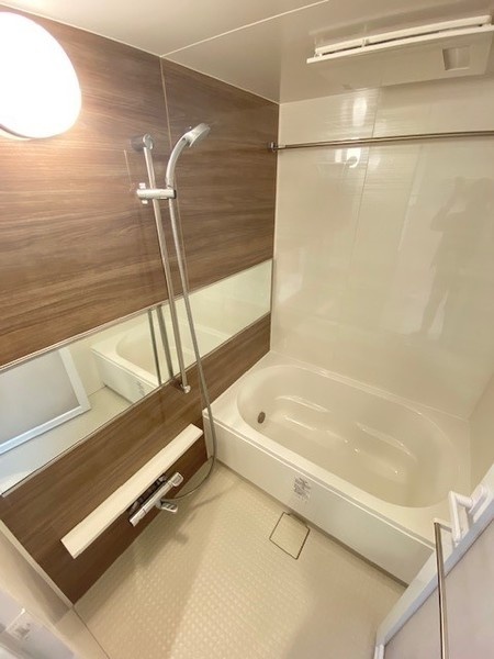 バス・シャワールーム　※写真は同タイプ別部屋のものになります。