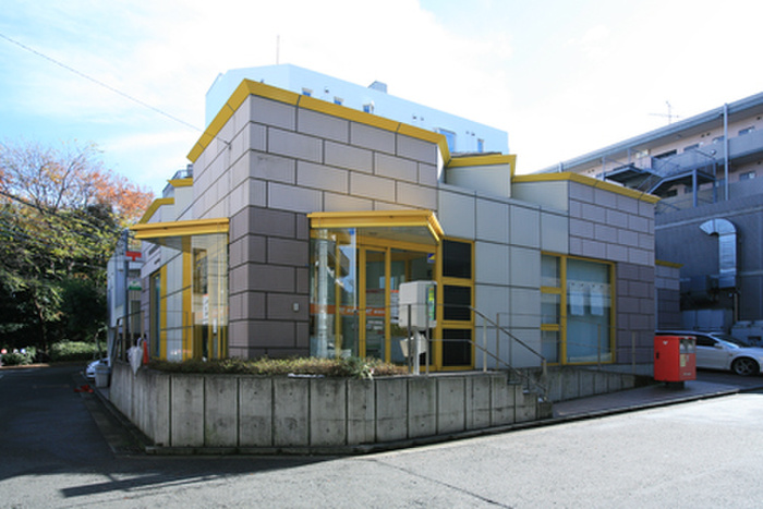 郵便局　仲町台駅前郵便局（郵便局）まで150m