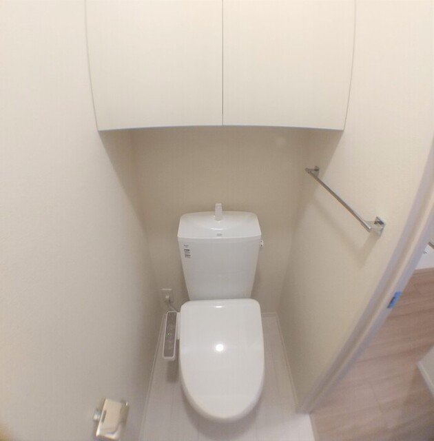 トイレ　温水洗浄便座