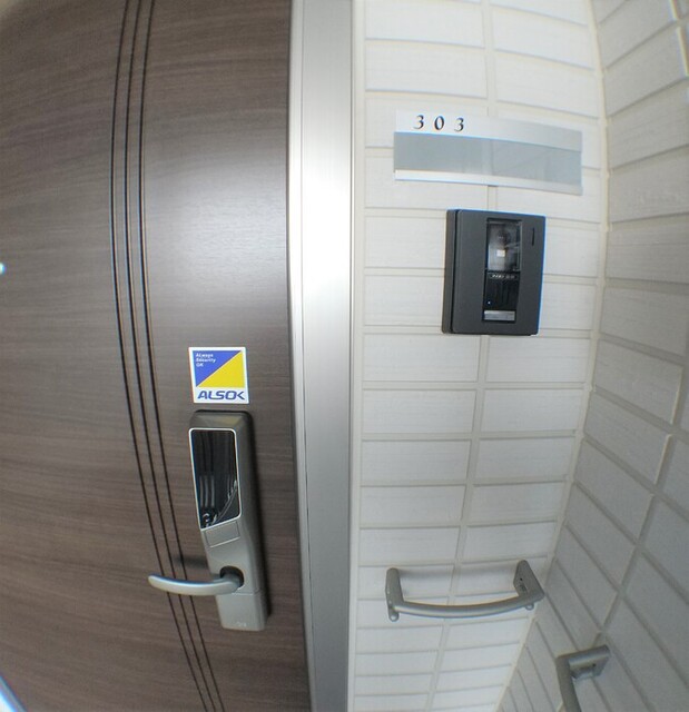 玄関　玄関ドア