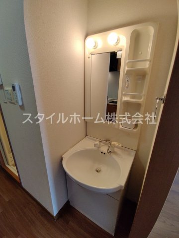 洗面設備　脱衣スペースもあります