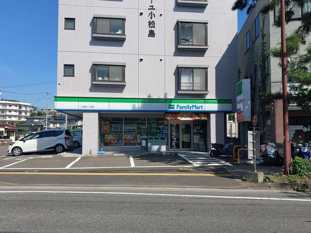 コンビニ　ファミリーマート 小松島店（コンビニ）まで79m
