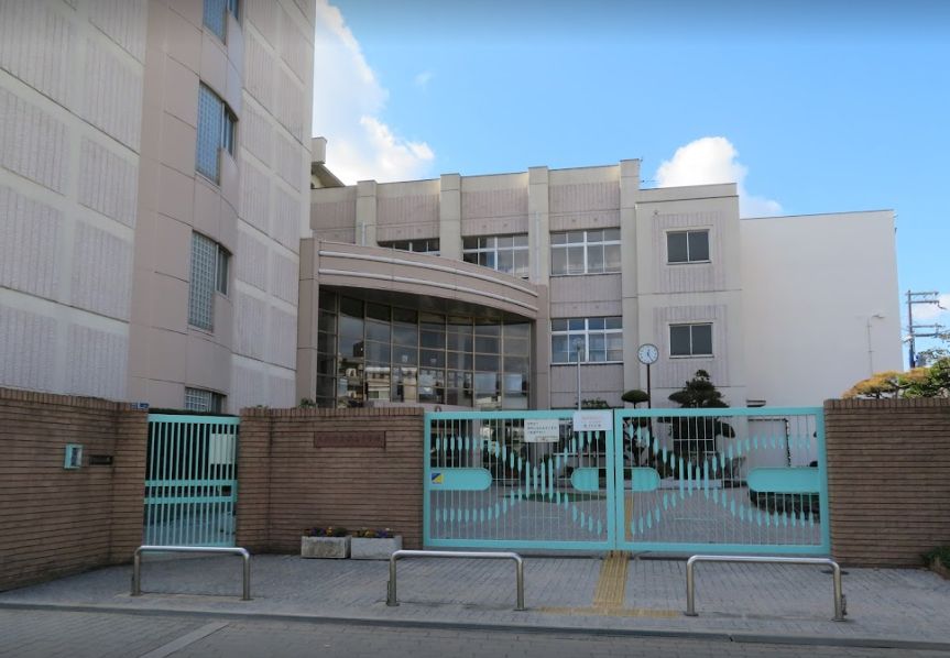 中学校　田辺中学校（中学校）まで678m