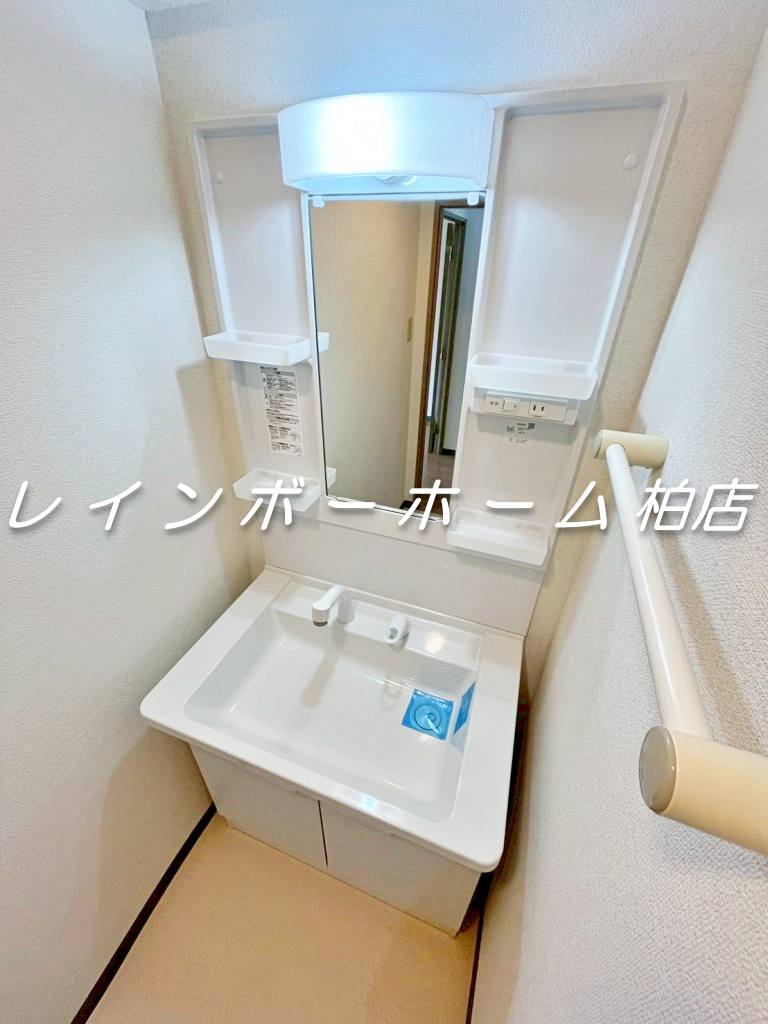 洗面設備　使いやすい洗面所です