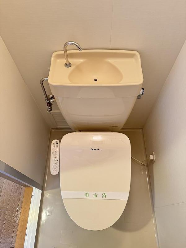 トイレ　※写真は同タイプ別部屋のものとなります。