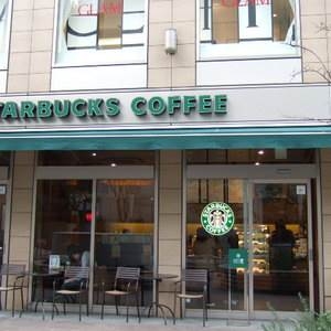 飲食店　スターバックスコーヒー白金高輪店（飲食店）まで442m