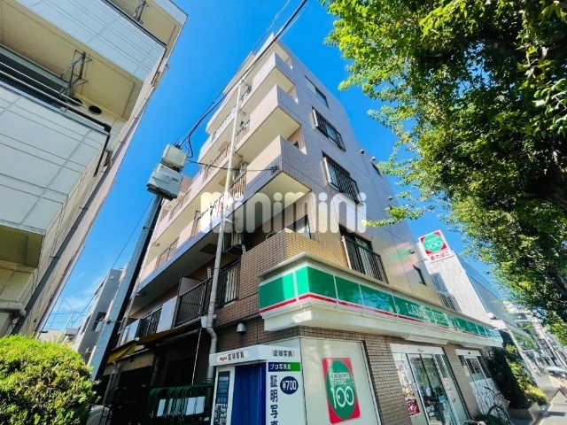 建物外観　コンクリート造のマンション