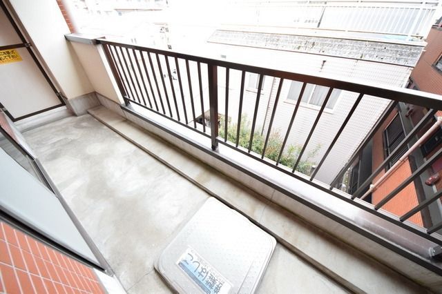 バルコニー　♪お布団が難なく干せるバルコニー♪