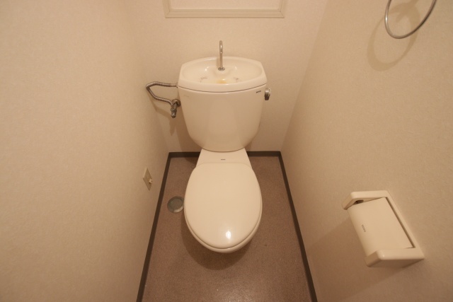 トイレ　※別室の参考写真の為、現況優先です。