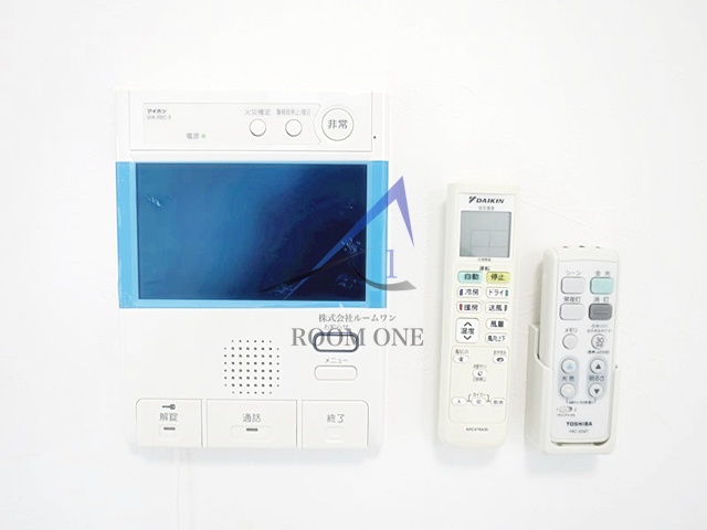 セキュリティ　モニター付きインターホンです。