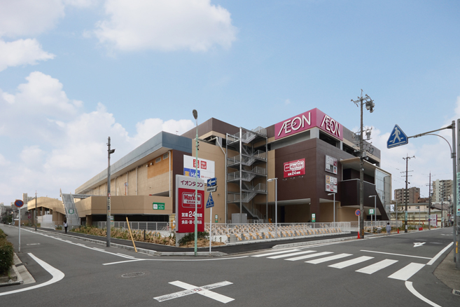 スーパー　イオンタウン名西（スーパー）まで724m