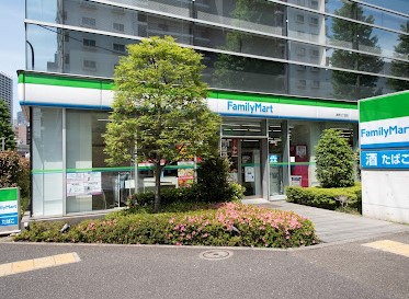コンビニ　ファミリーマート海岸三丁目店（コンビニ）まで114m