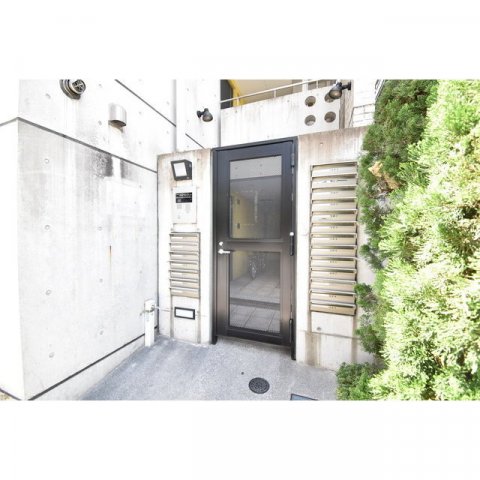 エントランス　毎日通るエントランスはこのようになっています