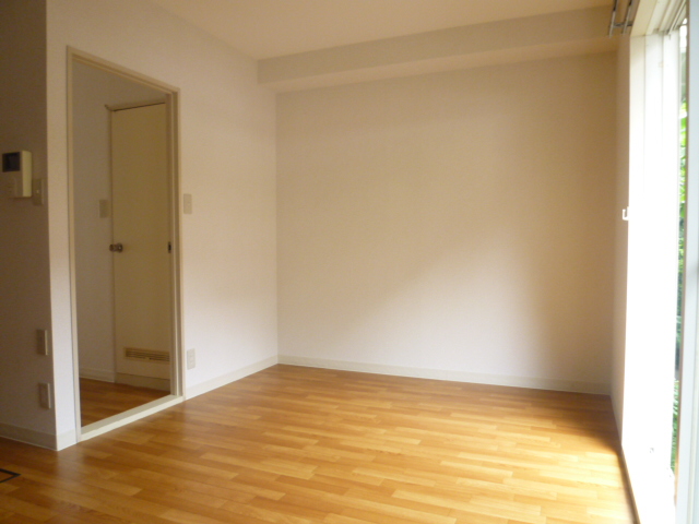 居室・リビング　別の部屋の写真です