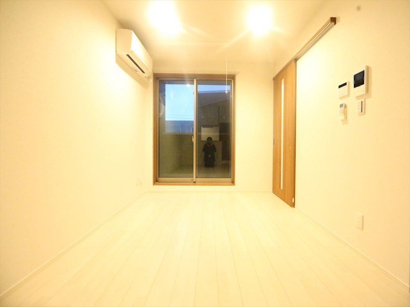 バルコニー　ＬＤＫ11帖　エアコン完備　バルコニー　同仕様写真