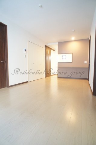 居室・リビング　使いやすい形の為、レイアウトを楽しめます♪