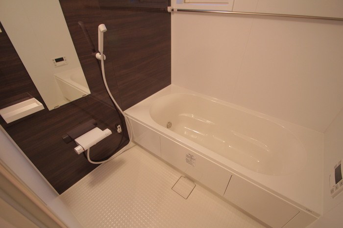 バス・シャワールーム　雨の日に便利な浴室乾燥機付き♪