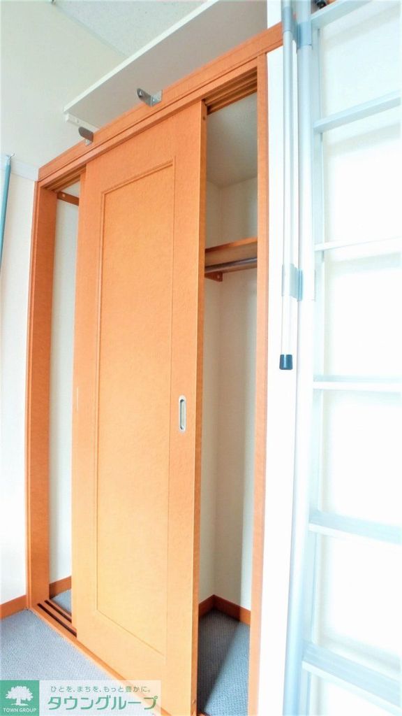 その他部屋・スペース　クローゼットの上にも収納スペースがあります。