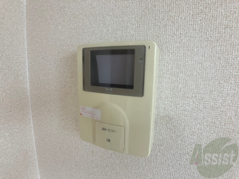 その他　ＴＶモニター付インターホンです。来客者の顔が見えるので安心！