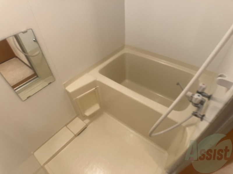 バス・シャワールーム　お風呂になります。一日の疲れを癒してくださいね。