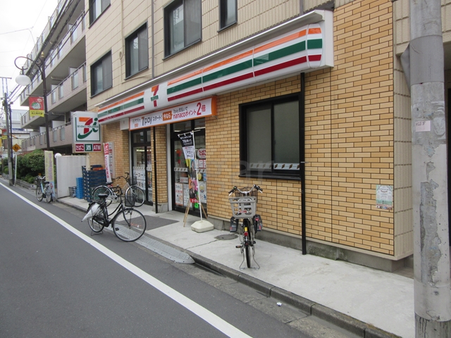 コンビニ　セブンイレブン西池袋3丁目店（コンビニ）まで523m