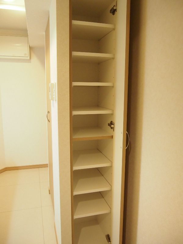 収納　ルーブル大塚伍番館　豊島区北大塚