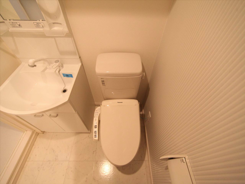 トイレ　温水洗浄暖房便座付トイレ