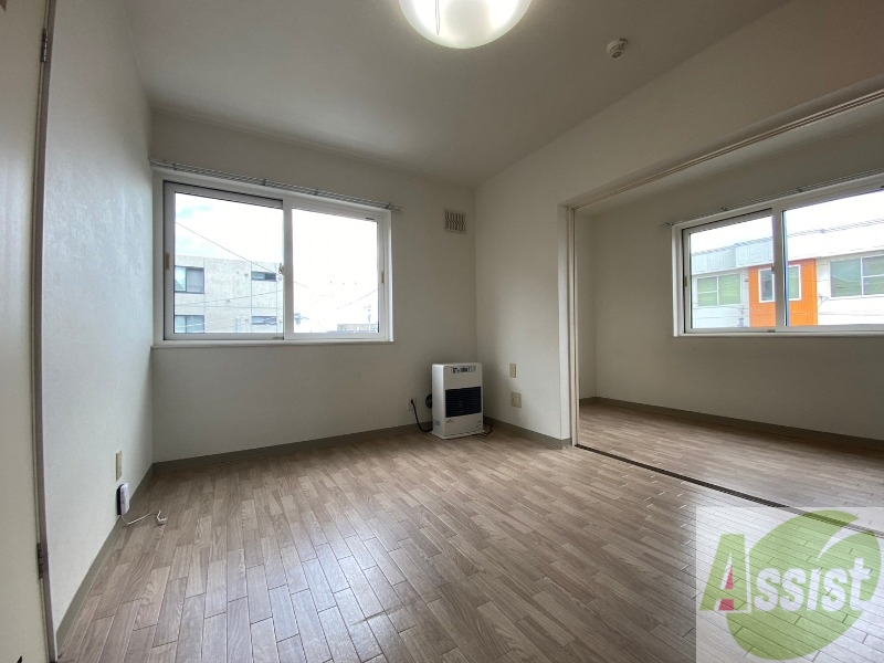 居室・リビング　広くてキレイなお部屋が広がっていて、充実した生活が送れそう。