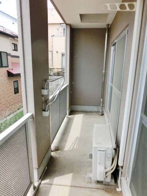 バルコニー　明るいバルコニー