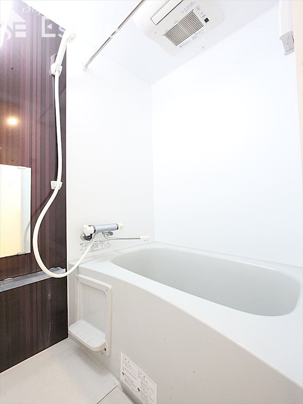 バス・シャワールーム　バスルーム