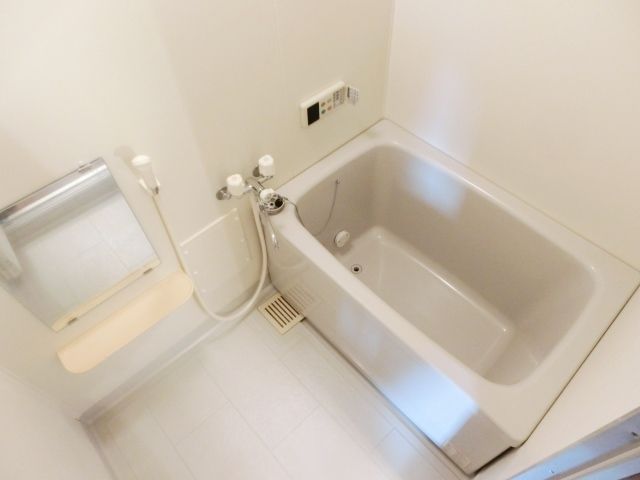 バス・シャワールーム　シンプルなバスルームです