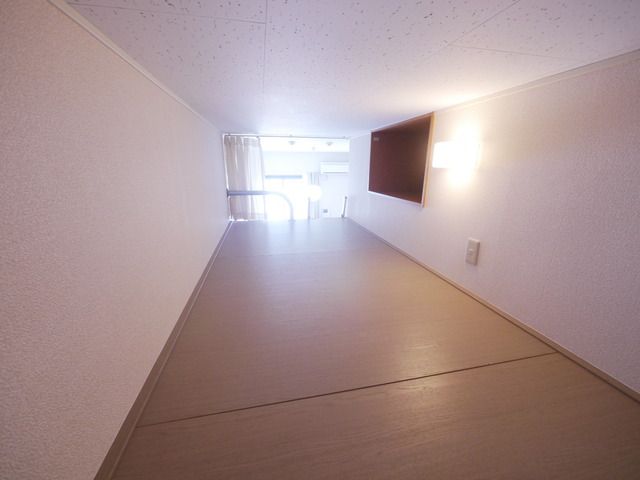 居室・リビング　★ロフトにお荷物など置けます★