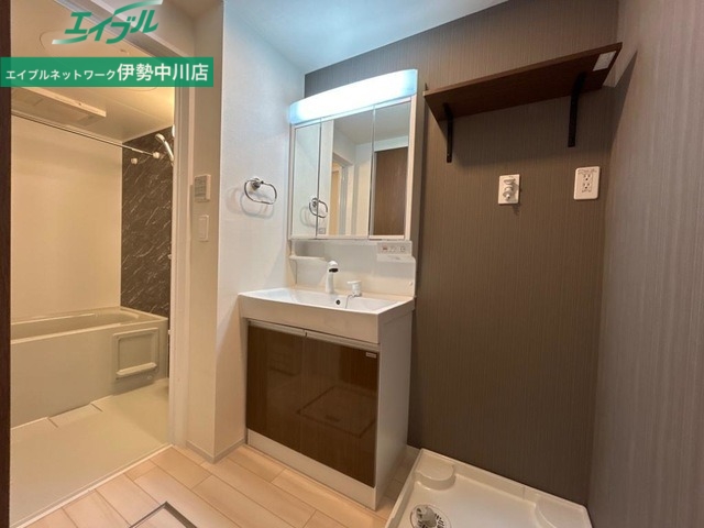 洗面設備　同型参考写真