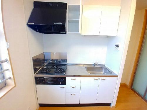 キッチン　2階居室＆キッチン：一部カーペット