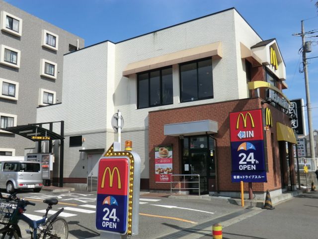 飲食店　マクドナルド 藤沢石川店（飲食店）まで374m