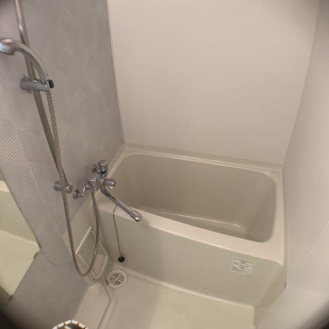 バス・シャワールーム　浴室乾燥機付きで便利です！