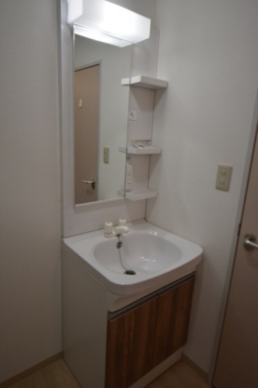 洗面設備　※別部屋の写真です