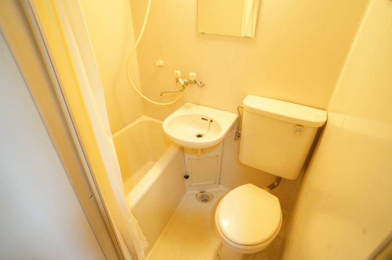 バス・シャワールーム　浴室乾燥機付き♪