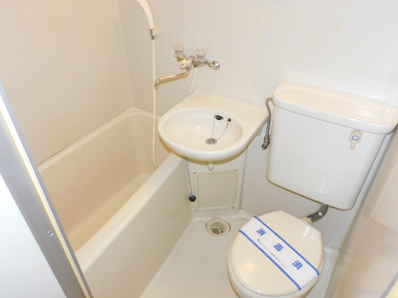 トイレ　三点ユニットです♪