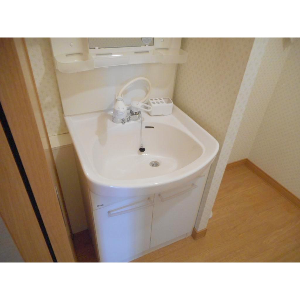 洗面設備　シャワー付き洗面台
