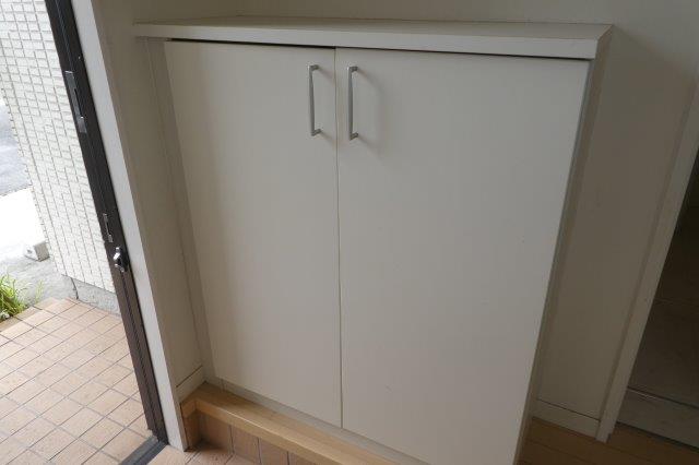 玄関　シューズボックス