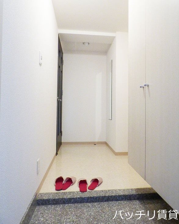 玄関　別号室部屋。現況を優先します。